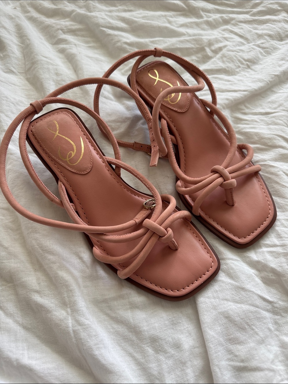 NWOT Sam Elderman Strappy Coral Pink Kitten Heels / Sandals Size 5.5